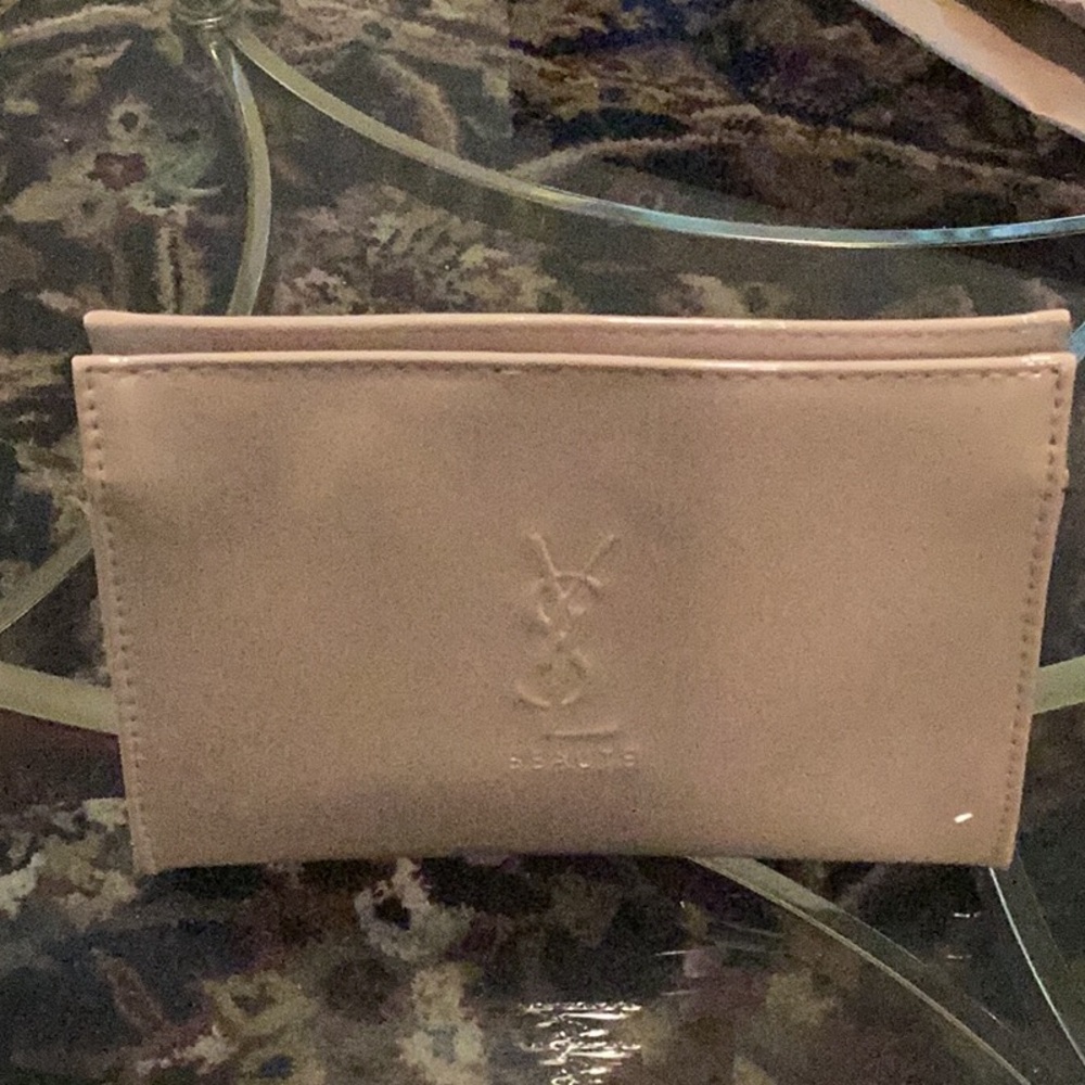 YSL Cream Color Cosmetic Case
NEW